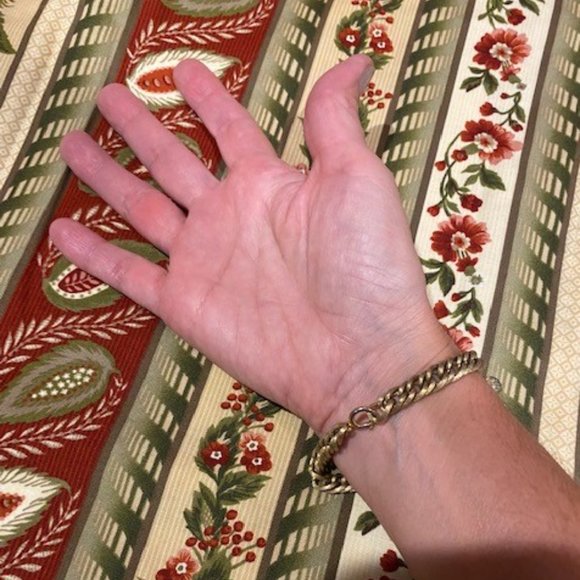 HOLIDAY🎄🎄VTG Brushed Gold Christmas Tree Charm BRACELET - Picture 5 of 6